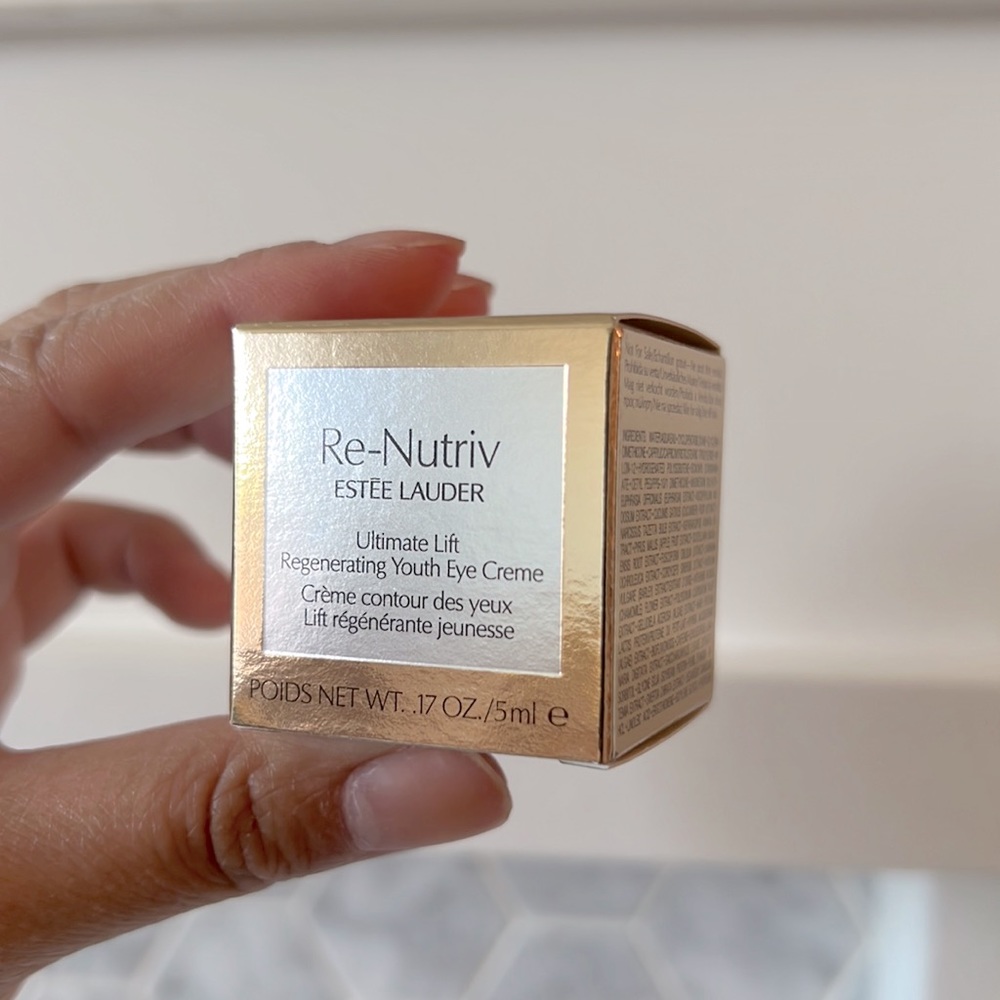 Estée Lauder RE-NUTRIV
Ultimate Lift Regenerating Youth Eye Creme (5ML)